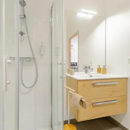 Le Paradis Au Bord Du Annecy